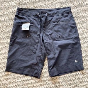 NWOT Free Country Gray Bermuda Short Medium (8/10)